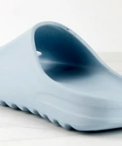 SHOE BARGAIN WAREHOUSE (WWW.SBWSHOES.COM) Agency 01 Womens Horizontal Grooved Outsole Slides