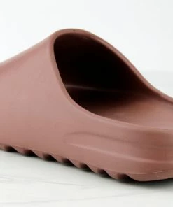 SHOE BARGAIN WAREHOUSE (WWW.SBWSHOES.COM) Agency 01 Womens Horizontal Grooved Outsole Slides