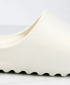 SHOE BARGAIN WAREHOUSE (WWW.SBWSHOES.COM) Agency 01 Womens Horizontal Grooved Outsole Slides