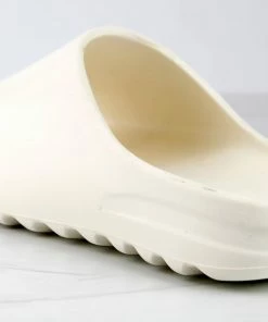 SHOE BARGAIN WAREHOUSE (WWW.SBWSHOES.COM) Agency 01 Womens Horizontal Grooved Outsole Slides