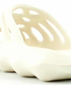 Nature Breeze Bubbly 01 Womens Perforated Wide Band Slip On Sandals