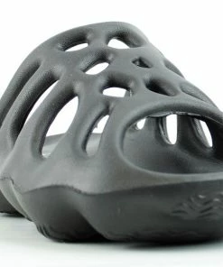 Nature Breeze Bubbly 01 Womens Perforated Wide Band Slip On Sandals