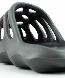 Nature Breeze Bubbly 01 Womens Perforated Wide Band Slip On Sandals