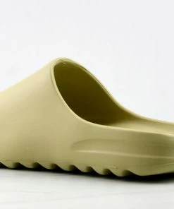 Cape Robin Festive Womens Casual Horizontal Grooved Outsole Slides Women's 41 Cape Robin Festive Womens Casual Horizontal Grooved Outsole Slides Women's