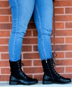 Forever Jalen 33 Women's Two Tone Lace Up Combat Boots