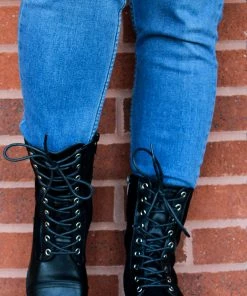 Forever Jalen 33 Women's Two Tone Lace Up Combat Boots
