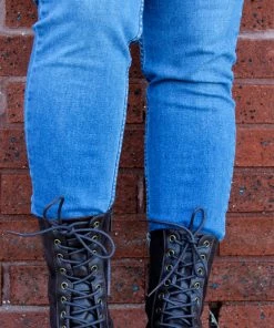 Forever Jalen 33 Women's Two Tone Lace Up Combat Boots