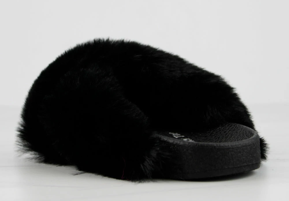 Top Moda Girl's Oasis 1K Little Girls Criss Cross Band Ultra Furry Slides 3 Top Moda Girl's Oasis 1K Little Girls Criss Cross Band Ultra Furry Slides