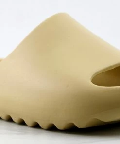 Lemonade Playoff Womens Casual Horizontal Grooved Outsole Slides