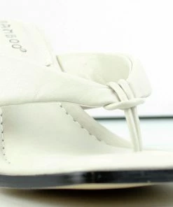 Bamboo Revive 01 Womens Pyramid Heel Thong Sandals