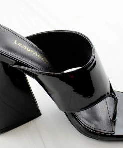 Lemonade Augustine Womens Square Toe Chunky Triangle Heeled Pumps