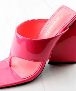 Lemonade Augustine Womens Square Toe Chunky Triangle Heeled Pumps