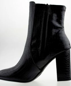 Top Moda Women's Carris 3 Womens Side Zipper Almond Toe Chunky Heeled Ankle Booties