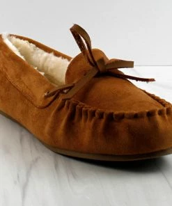 SHOE BARGAIN WAREHOUSE (WWW.SBWSHOES.COM) Driving 04 Women's Fur Lined Insole Moccasins