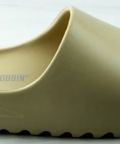 Cape Robin Festive Womens Casual Horizontal Grooved Outsole Slides Women's 43 Cape Robin Festive Womens Casual Horizontal Grooved Outsole Slides Women's