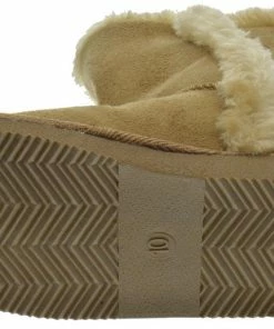 Shoe Dezigns Pom 01KM Girl's Shearling Pom Pom Boots