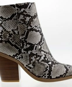 Bamboo Upstream 03 Womens Pointed Toe Chunky Heel Ankle Booties Women's